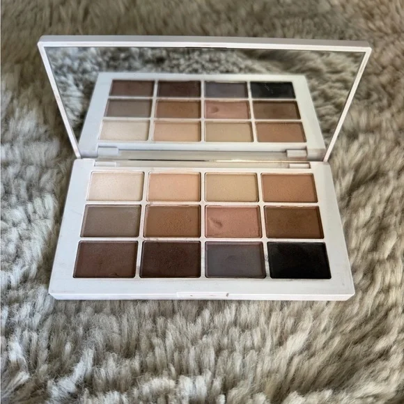 Makeup By Mario White Master Mattes Neutral Eyeshadow Palette - Picture 2 of 4